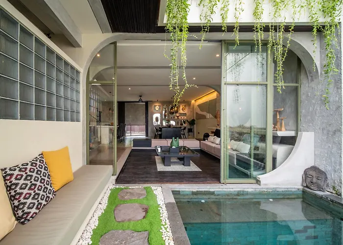 Villa Rooftop Art