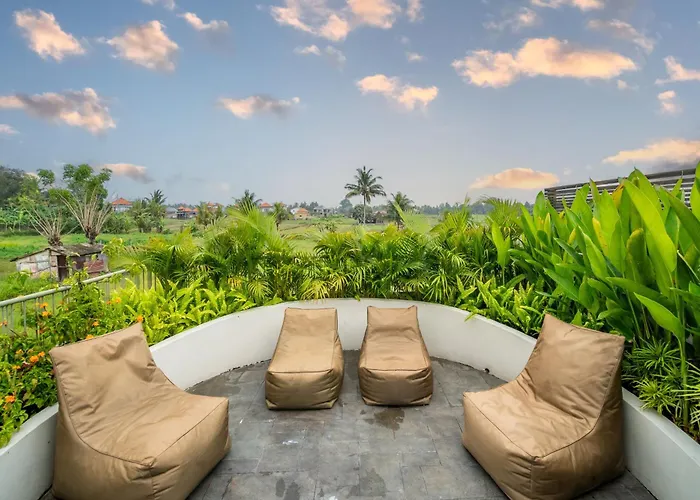 Villa Rooftop Art